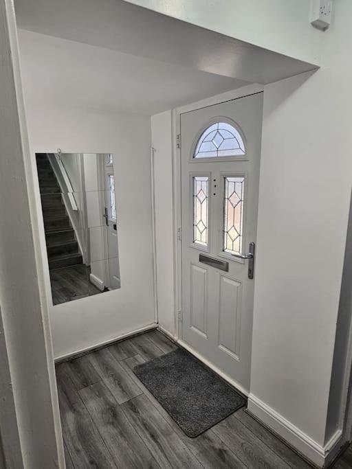 Airbnb Palace Apartment *